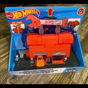 Hot Wheels City Gorilla Rage Garage (new)